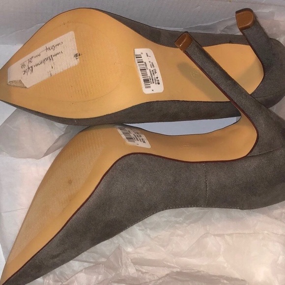 Heels - Picture 3 of 3